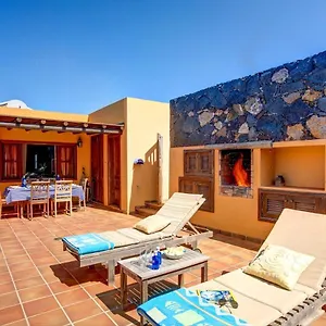 https://casa-acequia.in-canary-islands.com